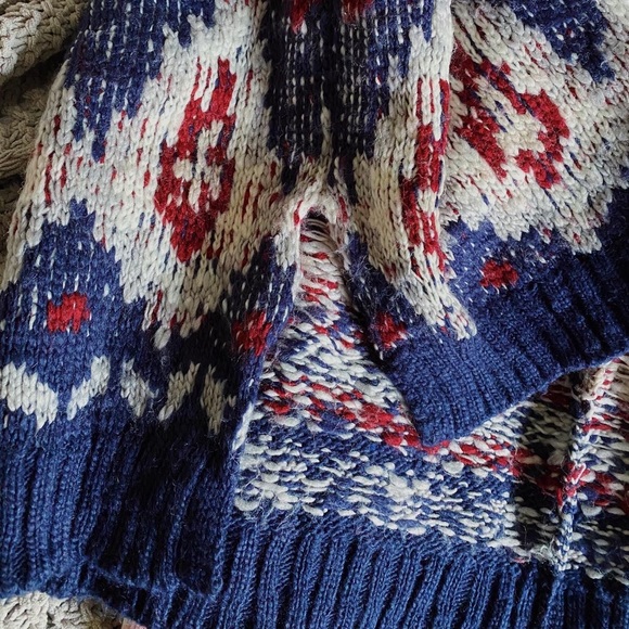 Aerie Oversized Southwestern/Aztec Sweater Poncho - Picture 5 of 8